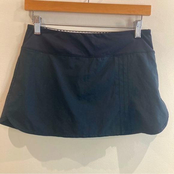 LULULEMON Sz 6 (estimated) Shorts Bloomer Style Side Pleated Seam Detail Skirt - Picture 1 of 12